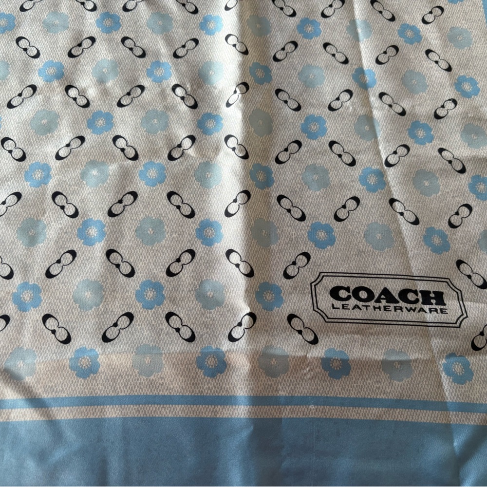COACH NWOT 100% Silk Signature Square Scarf